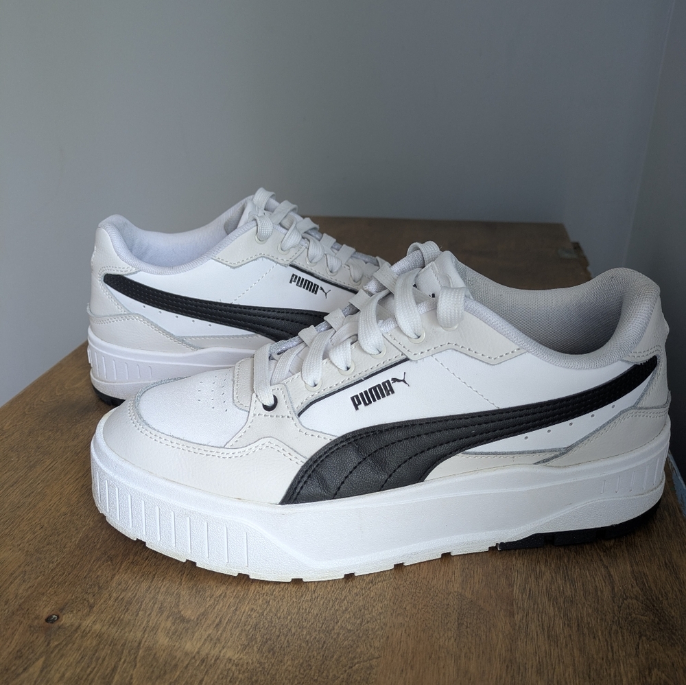 Puma White Sneakers with Black Formstripe